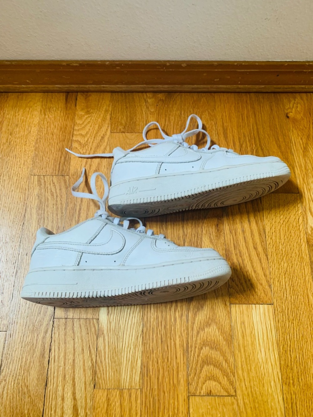 Kids Nike Air Force 1 '07 Triple White Leather Unisex Size 3.5 excellent, clean